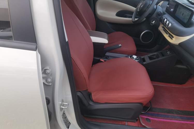 Used Wuling Bingo 2023 333 km Fast-Share Version Right Front Seat