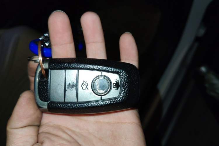 Used Ford Escape 2020 EcoBoost 245 Four-Wheel Drive Luxury Edition Vehicle Key