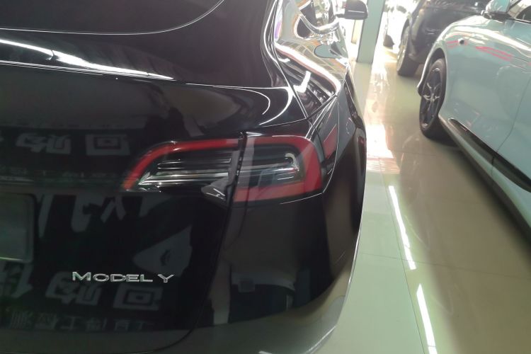 Used Tesla Model Y 2023 Rear-Wheel-Drive Version
