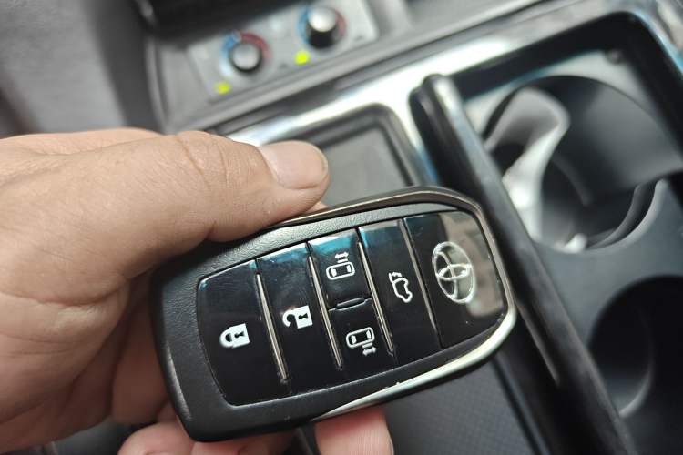 Used Toyota Vellfire 2019 Dual-Engine 2.5L HV Luxury Edition
