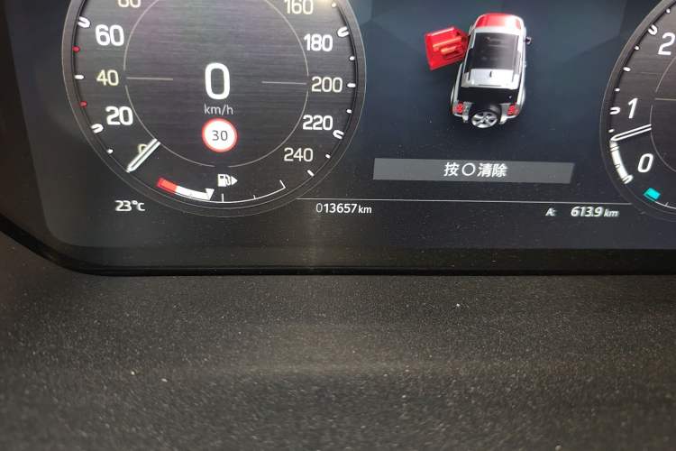 Used Land Rover Defender 2023 Facelift 90 3.0T P400 XS Odometer Close Up