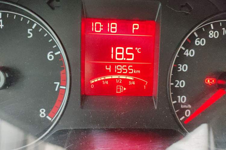 Used Volkswagen Santana 2015 1.6L Automatic Fashion Edition Odometer Close Up