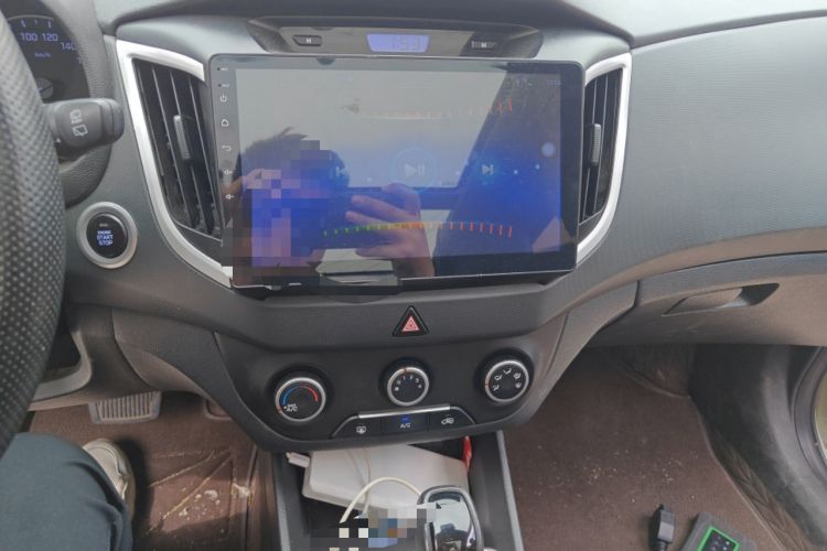 Used Hyundai ix25 2015 1.6L Automatic Two-Wheel Drive Smart GLS Trim Audio And AC Panel