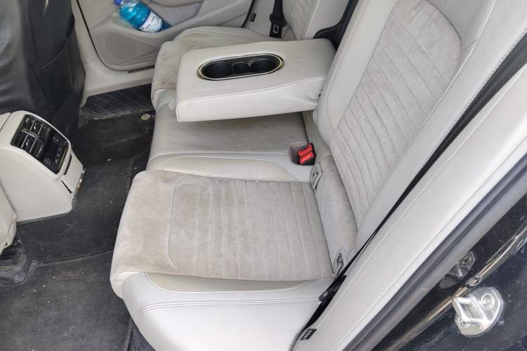 Used Volkswagen Magotan 2017 330TSI DSG Luxury Model Left Rear Seat