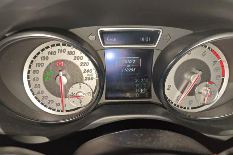 Used Mercedes-Benz GLA 2015 GLA 200 Fashion Model
