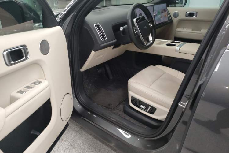 Used Li Auto L8 2023 Max model