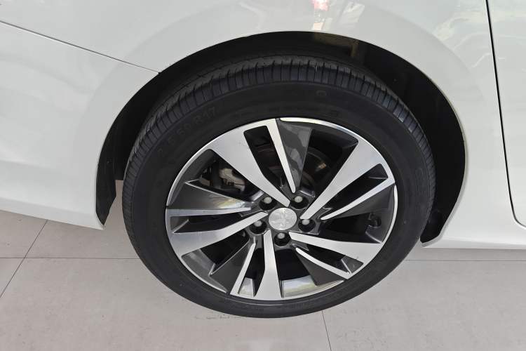 Used Peugeot 408 2019 360THP Automatic Luxury Edition China VI Standard Right Rear Wheel Hub