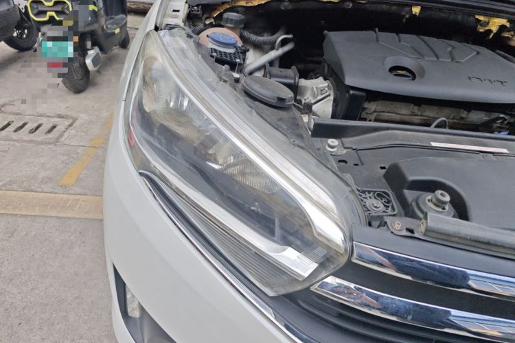 Used Citroen C4 Sega 2016 1.6L Automatic Luxury Model Right Front Headlight