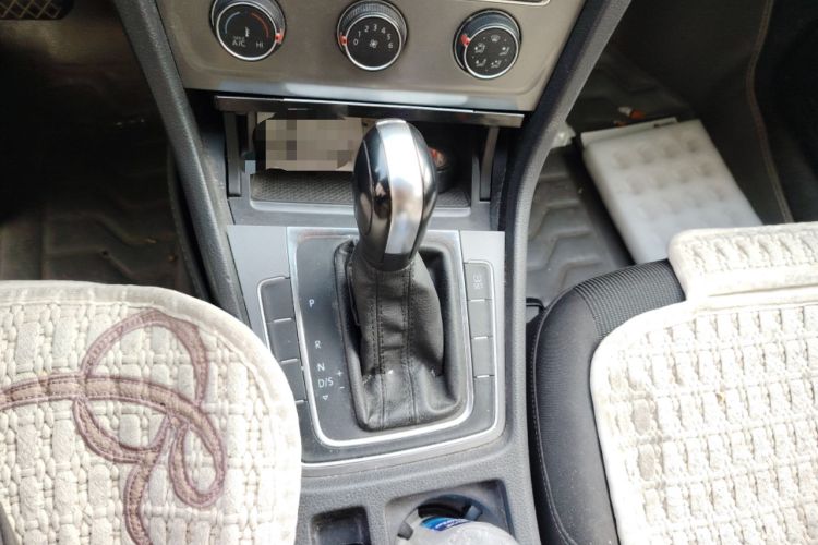 Used Volkswagen Golf 2016 1.6L Automatic Fashion Model Gear Lever