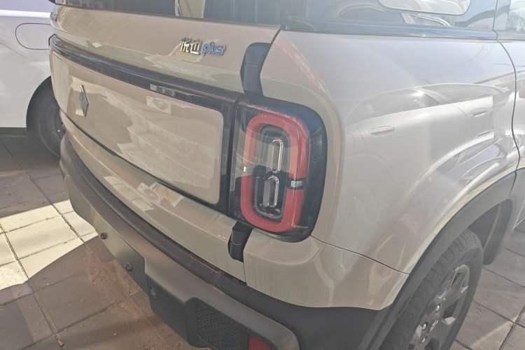 Used Baojun Spark EUV 2026 301km Flagship Edition Right Rear Taillight