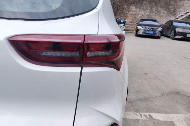 Used Soueast DX8S 2022 1.5T DCT Gulf Edition 7-Seater
