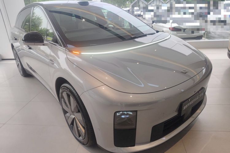 Used Li Auto i6 2025 Model Four-Wheel-Drive Standard Type
