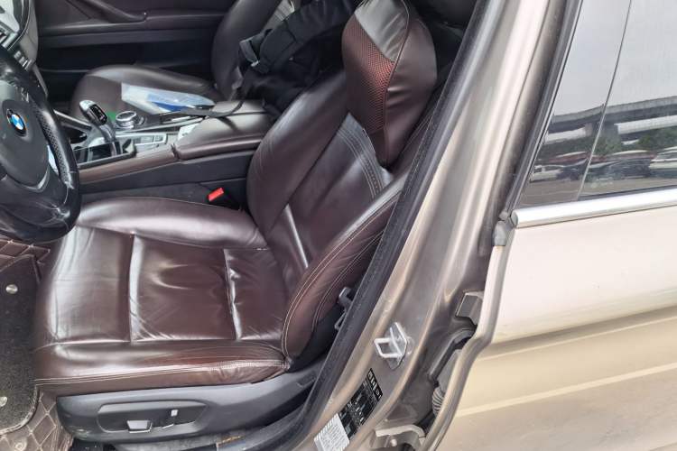 Used BMW 5 Series 2014 525Li Luxury Design Package Left Front Seat