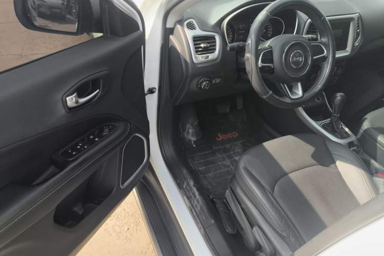 Used Jeep Compass 2017 200T Automatic Family Edition