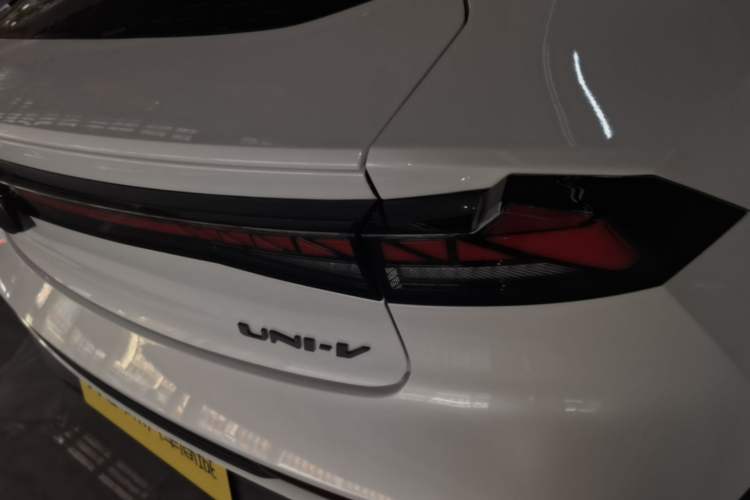 Used CHANGAN UNI-V 2024 1.5T Prestige Edition
