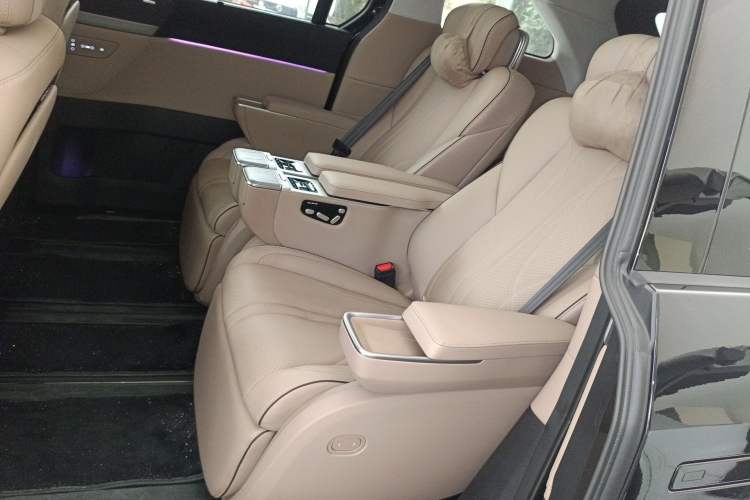 Used XPeng X9 2024 702 Ultra-Long Range Max
