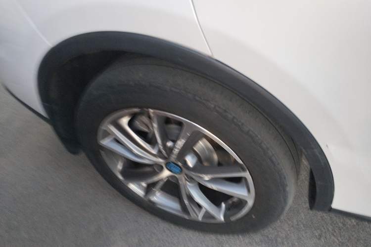 Used BYD Tang New Energy 2018 DM 2.0T All-Wheel Drive Smart Connectivity Luxury Model 7 Seats China V Emission Standard
