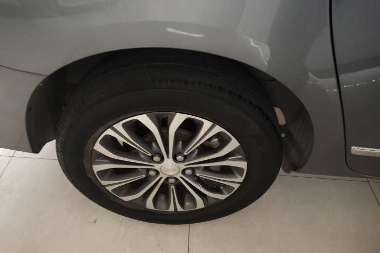 Used Buick GL8 2021 Land Cruiser Executive Class 652T Luxury Model
