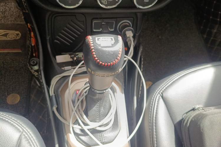 Used Jeep Renegade 2017 180T Automatic High-Energy Version Gear Lever