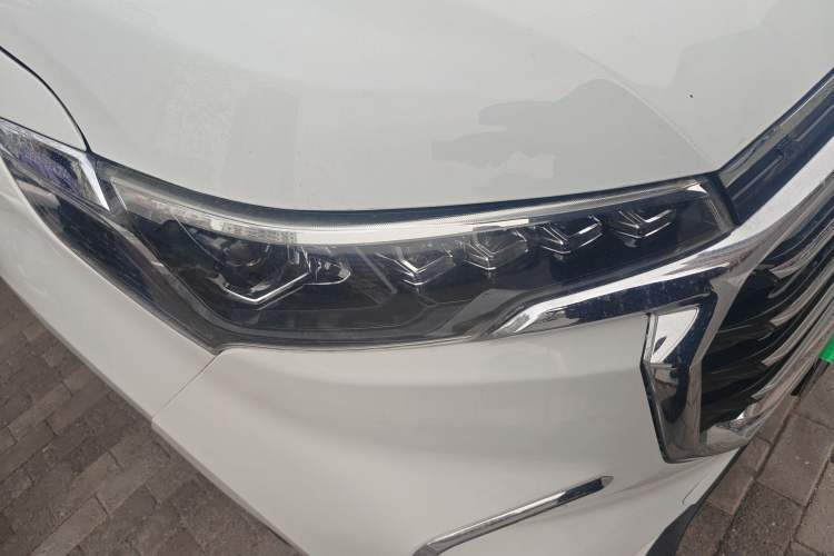 Used SAIC MAXUS G20 2020 2.0T Gasoline Automatic Luxury Edition Right Front Headlight