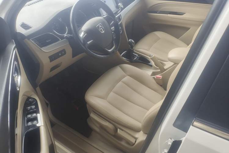 Used Baojun 730 2016 1.5L Manual Comfort Version 7 Seats China V Emission Standard
