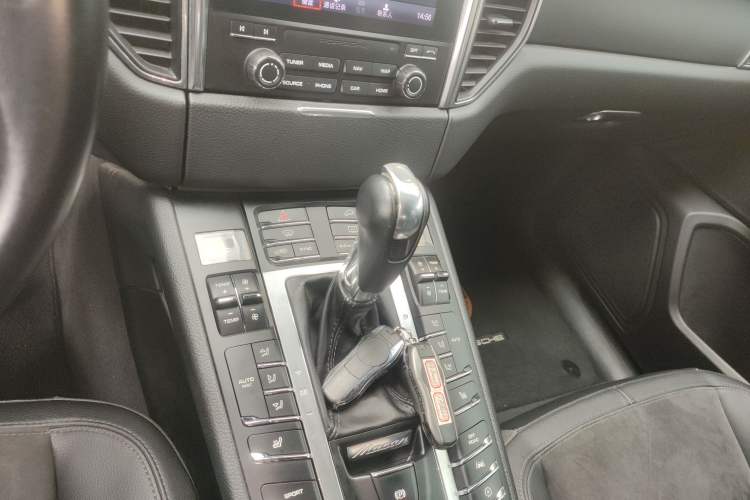Used Porsche Macan 2017 Macan 2.0T Gear Lever
