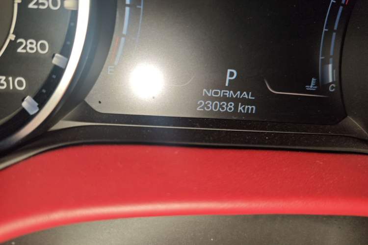 Used Maserati Ghibli 2022 2.0T GT Sharp Edition Odometer Close Up