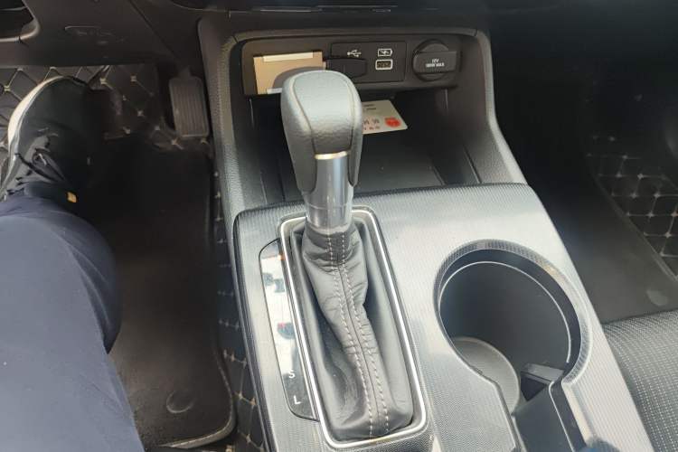 Used Honda Civic 2023 240TURBO CVT Dynamic Edition Gear Lever
