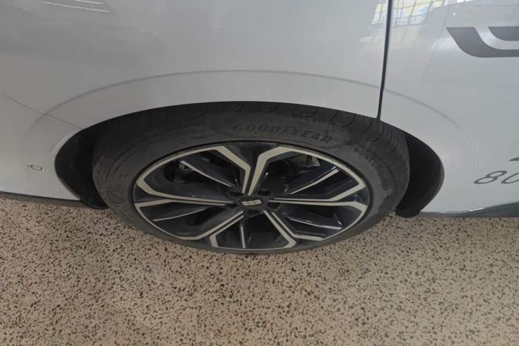 Used Geely Galaxy E8 2025 700 km Long-Range Intelligent Driving Version
