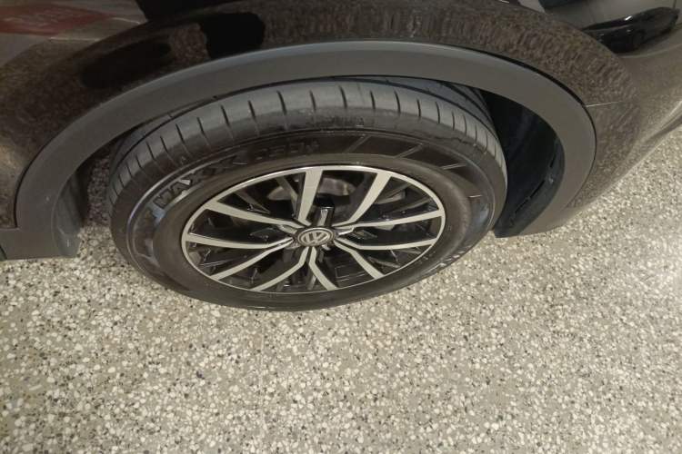 Used Volkswagen Tiguan L 2018 Facelift 330TSI Automatic Two-Wheel Drive Luxury Edition Right Front Wheel Hub