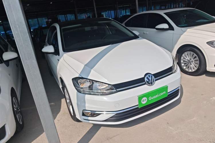 Used Volkswagen Golf 2019 280TSI DSG Comfort Version China VI Standard Front Right 45 Deg