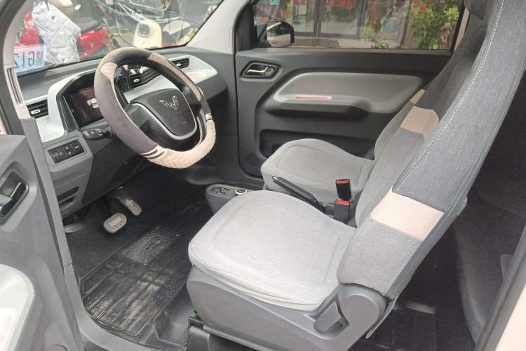 Used Wuling Hongguang MINIEV 2021 Macaron Premium Model – Lithium-NMC
