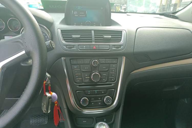 Used Buick Encore 2015 1.4T Automatic Two-Wheel Drive Urban Elite Version
