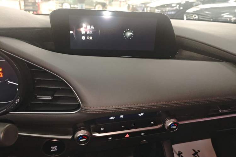 Used Mazda Mazda 3 Axela 2021 1.5L Automatic Luxury Version
