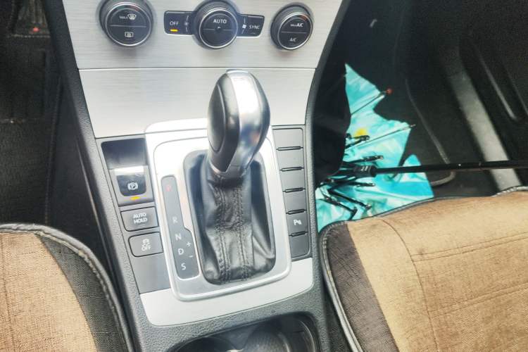 Used Volkswagen Magotan 2015 1.8TSI Advanced Model
