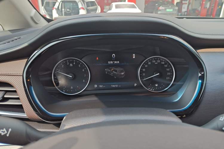 Used Buick GL8 2023 Land Executive Class Comfort Model
