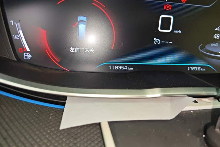 Used Peugeot 5008 2017 380THP 5-Seater Elite Edition Odometer Close Up