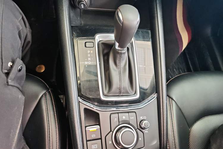 Used Mazda CX-5 2024 2.0L Automatic Two-Wheel Drive ZhiShang Version Gear Lever
