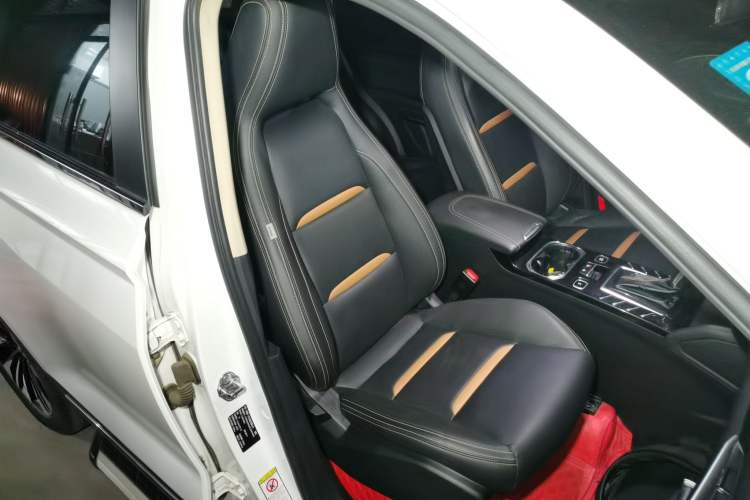 Used Bestune T77 2019 230 TID Automatic Luxury Version China VI Emission Standard
