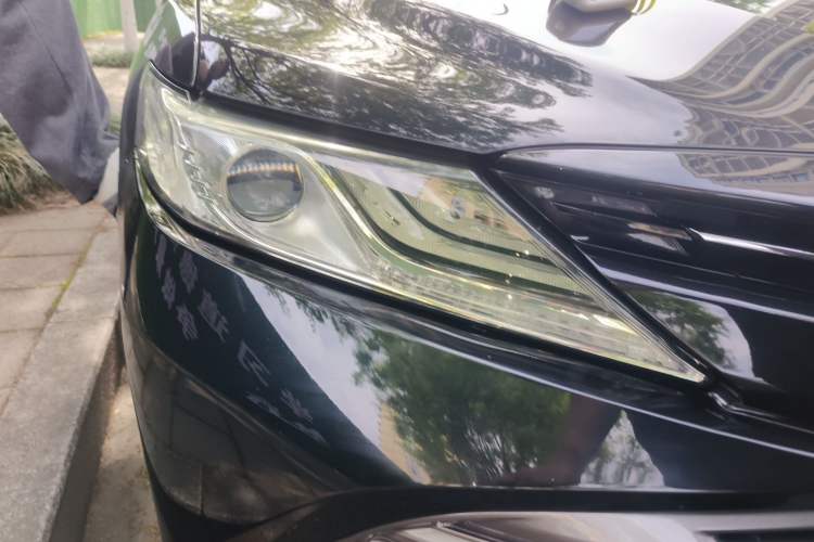 Used Toyota Camry 2018 2.5G Luxury Edition Right Front Headlight