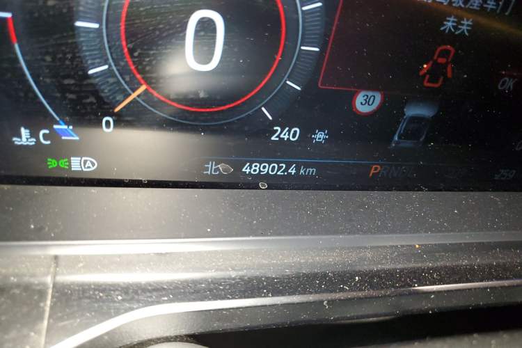 Used Ford Explorer 2023 EcoBoost 285 Four-Wheel Drive Titanium Edition 7-Seater Odometer Close Up