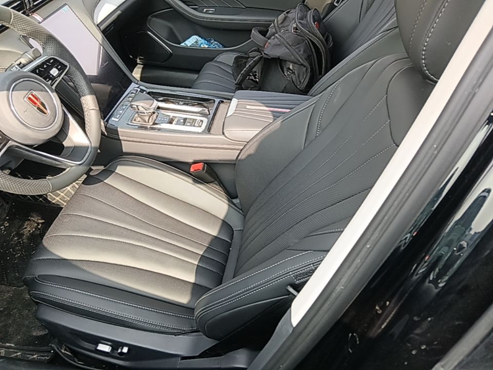 Hongqi H5 PHEV 2025 130 Super Hybrid Version — снимка 17