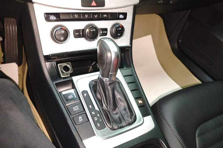 Used Volkswagen Magotan 2015 1.8TSI Advanced Model
