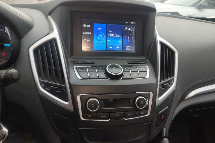 Used Dongfeng Aeolus AX7 2016 2.0L Manual Zhuyue Model Audio And AC Panel