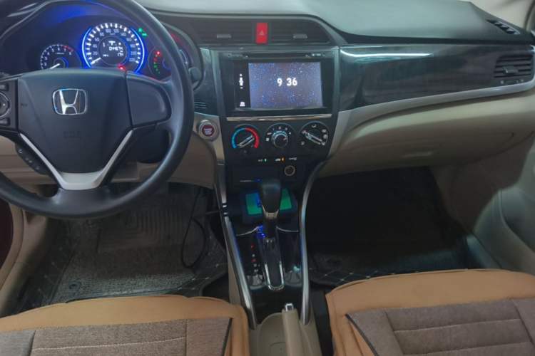 Used Honda Crider 2015 1.8L automatic luxury edition