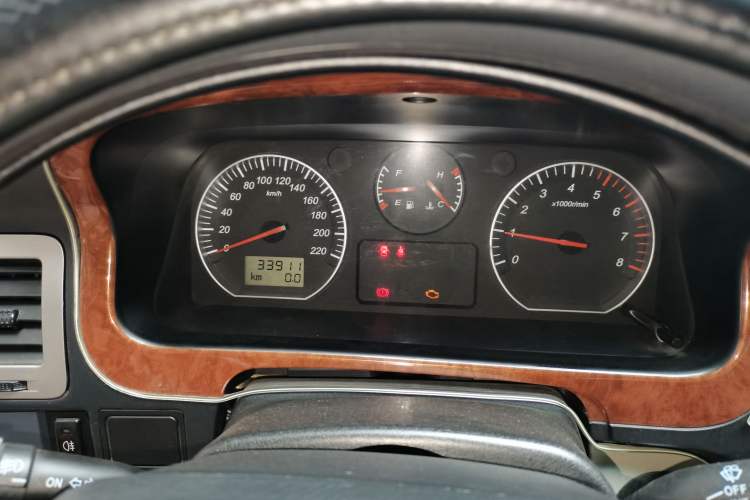 Used Jinbei Grace 2016 2.0L Classic Edition Standard Model Short Wheelbase 7 Seats