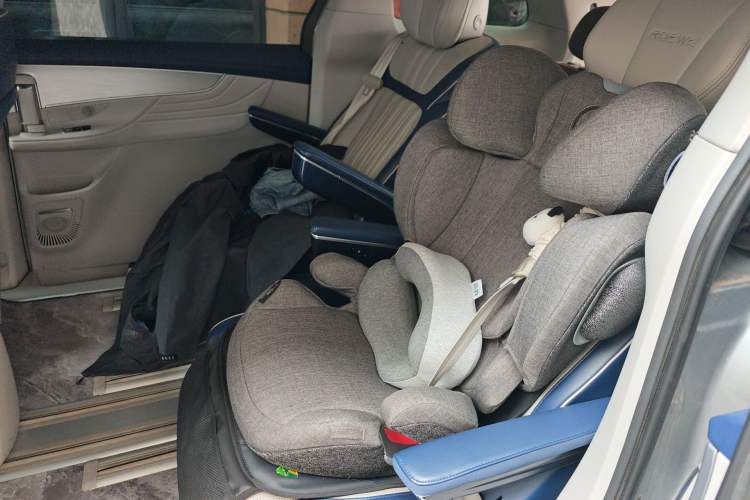 Used Roewe iMAX8 2021 400TGI Supreme Series Prestige Edition
