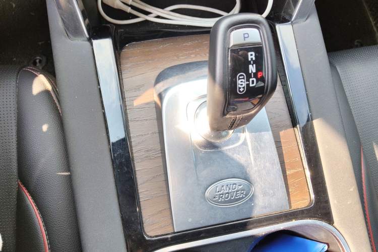 Used Land Rover Discovery Sport New Energy 2022 Facelifted P300e Plug-in Hybrid Electric Version Gear Lever