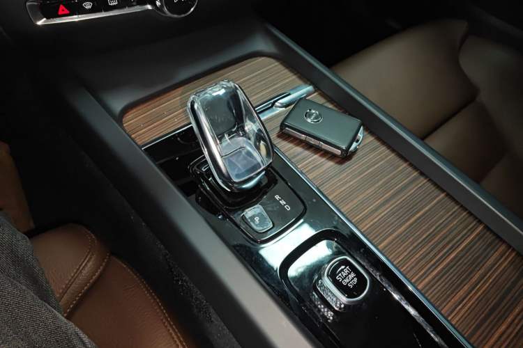 Used Volvo S60 2022 B4 Zhiyuan Luxury Edition
