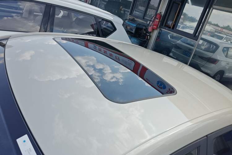Used Roewe i5 2020 1.5L Automatic 4G Connect Luxury Flagship Edition
